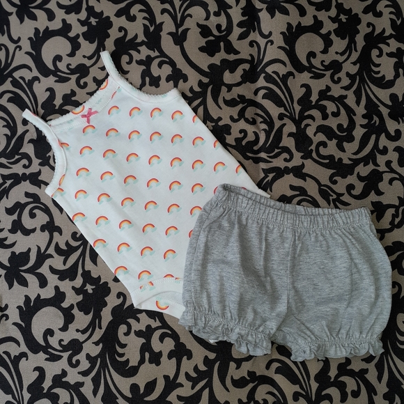 3/$15 Carters Rainbow Onesie with Shorts - Picture 7 of 7